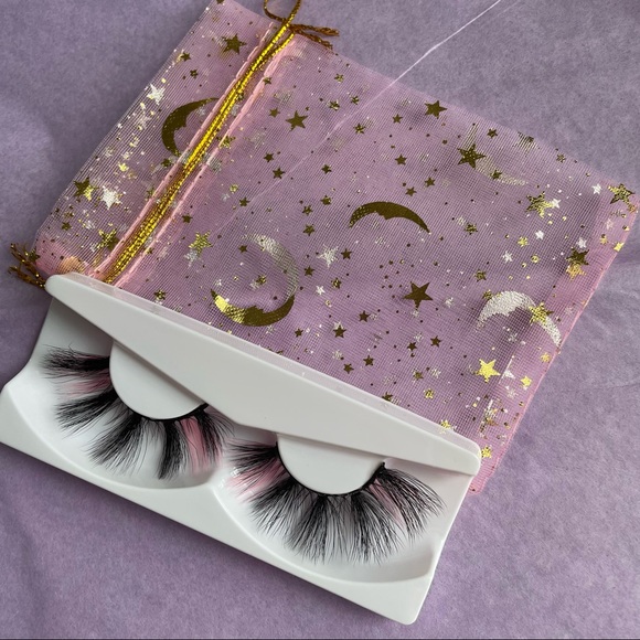 Pink highlight lashes - Picture 3 of 4